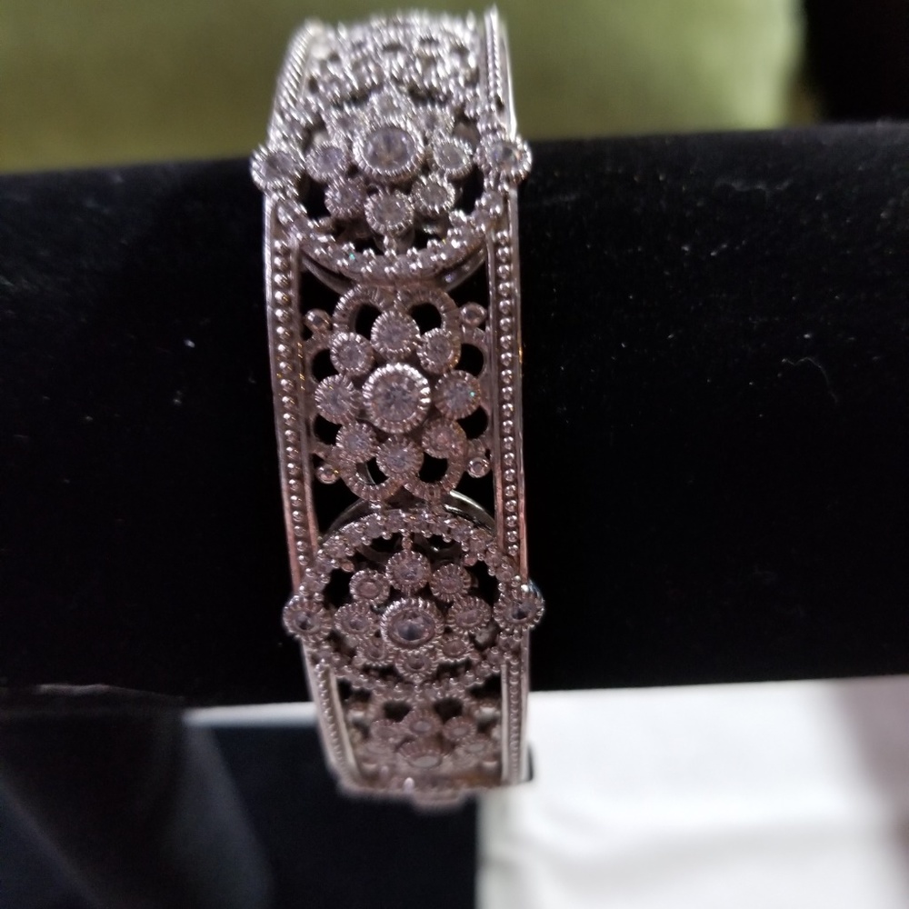 Sterling Silver 8 inch cuff bracelet Judith Ripka - Picture 2 of 3